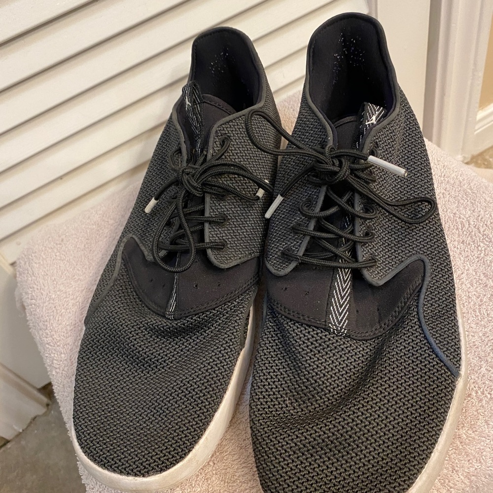 Men’s Nike Tennis Shoes; Excellent Condition; Size 11 - Picture 7 of 8